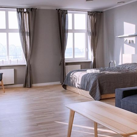 Modern Apartment In Old Riga With A River View ภายนอก รูปภาพ