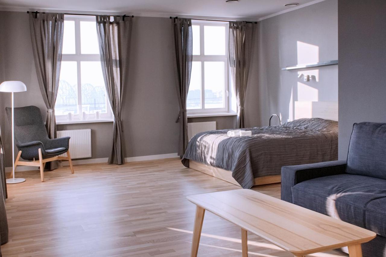Modern Apartment In Old Riga With A River View ภายนอก รูปภาพ