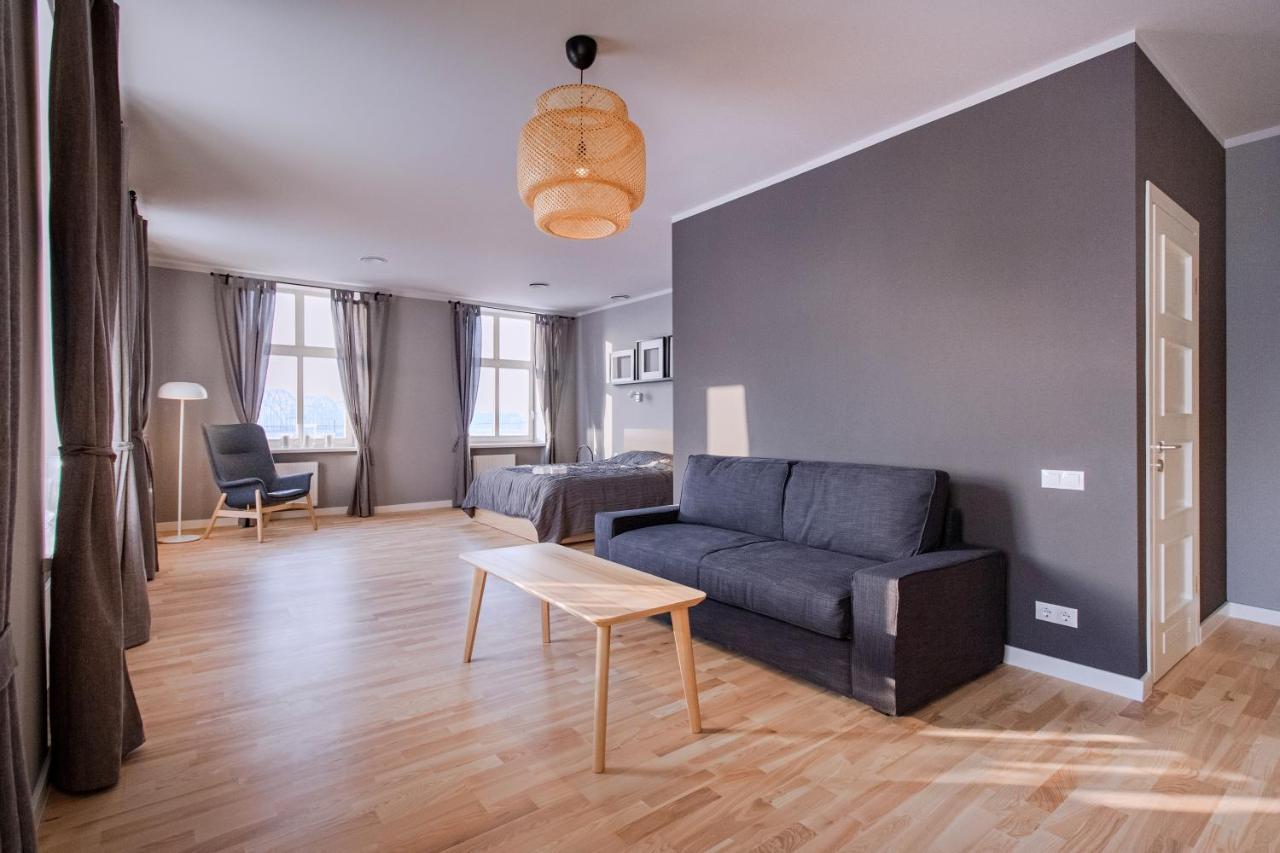 Modern Apartment In Old Riga With A River View ภายนอก รูปภาพ