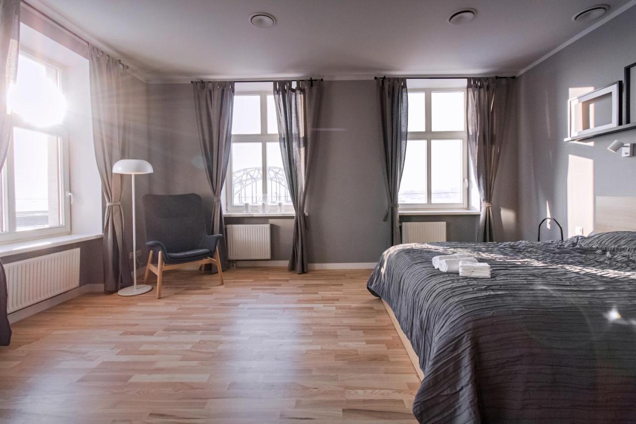Modern Apartment In Old Riga With A River View ภายนอก รูปภาพ